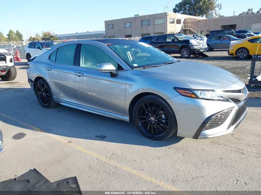 TOYOTA CAMRY XSE