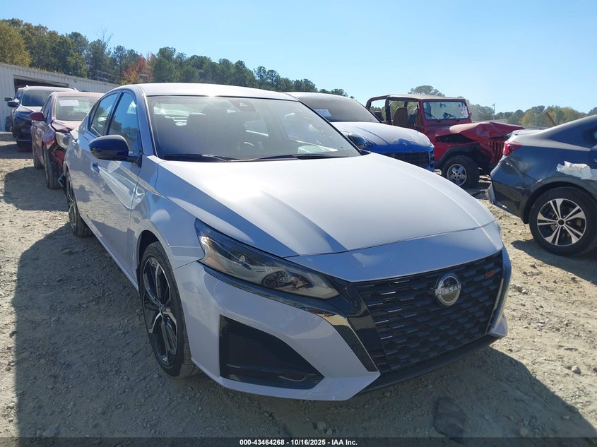 NISSAN ALTIMA SR FWD