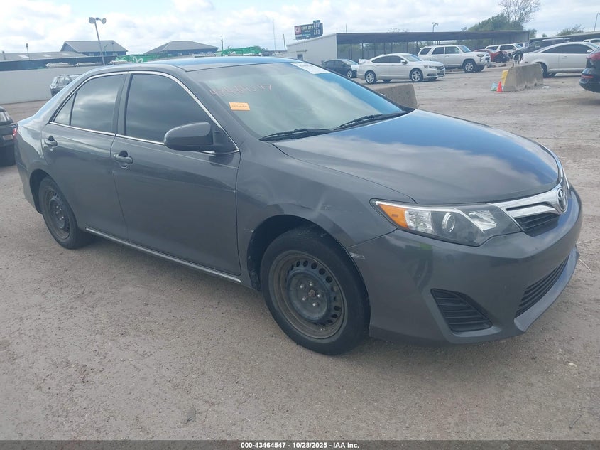 TOYOTA CAMRY LE