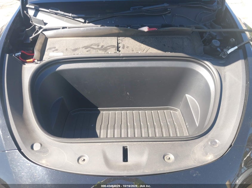 2025 Tesla Model Y Long Range Dual Motor Rear-Wheel Drive VIN: 7SAYGDED5SF248415 Lot: 43464829