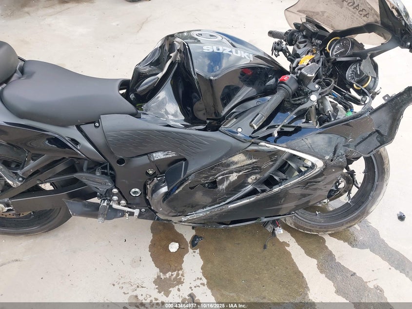 2023 Suzuki Gsx1300 Rr VIN: JS1EJ11B6P7101631 Lot: 43464937