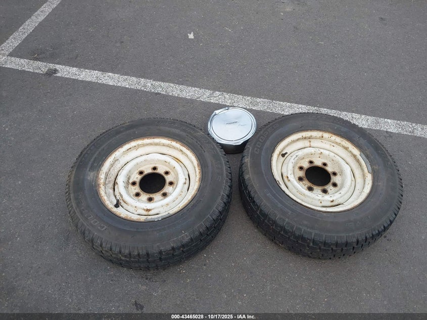 2001 Ford E-250 Commercial VIN: 1FTNE24231HB20215 Lot: 43465028