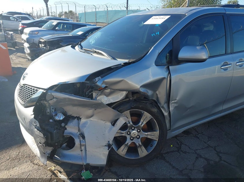 5TDXK3DC0FS655246 2015 TOYOTA SIENNA photo no. 6