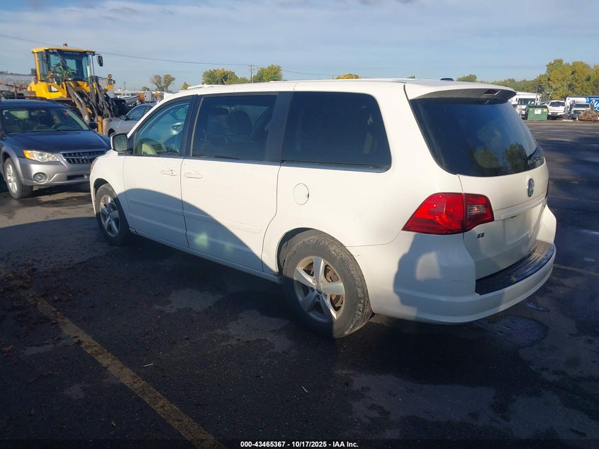 2V8HW34139R554579 2009 VOLKSWAGEN ROUTAN photo no. 3