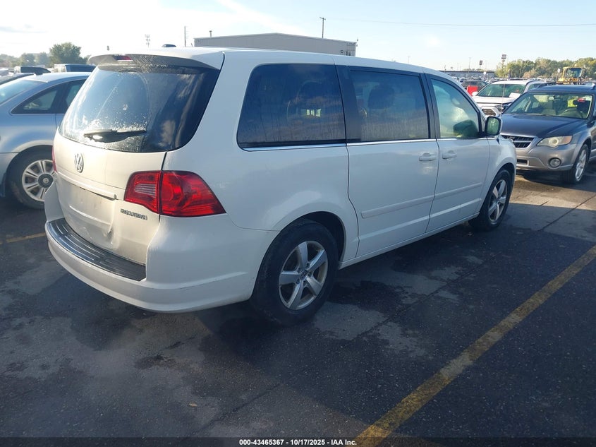 2V8HW34139R554579 2009 VOLKSWAGEN ROUTAN photo no. 4