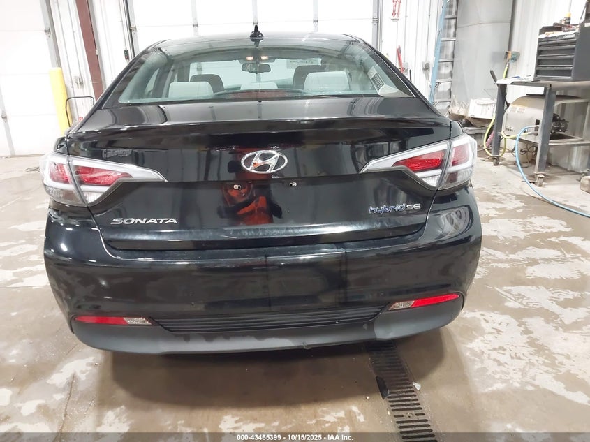 2017 HYUNDAI SONATA HYBRID SE KMHE24L3XHA067686