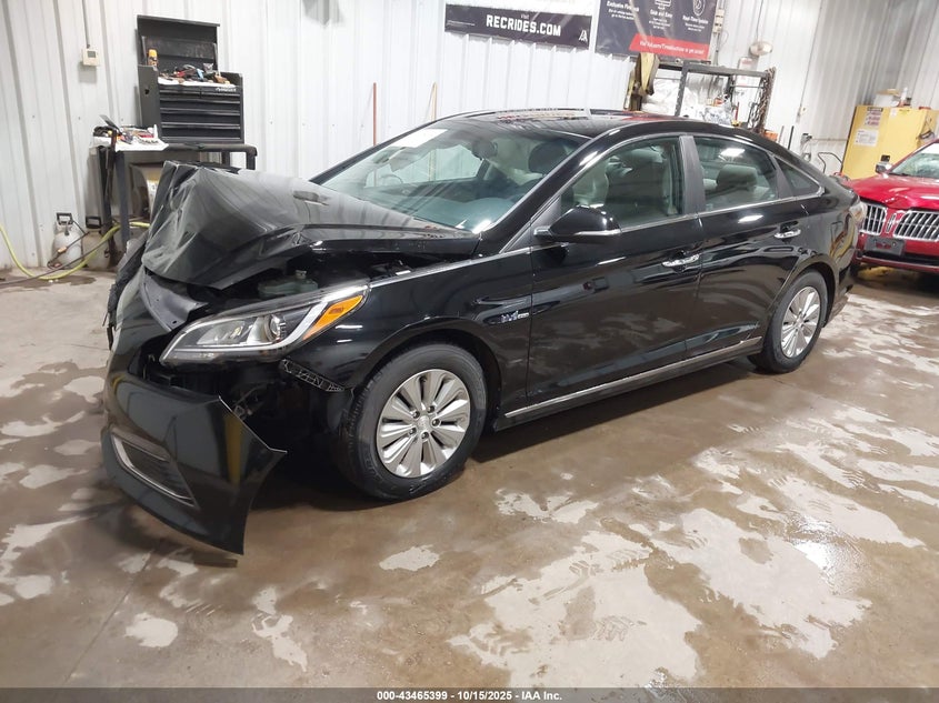 2017 HYUNDAI SONATA HYBRID SE KMHE24L3XHA067686
