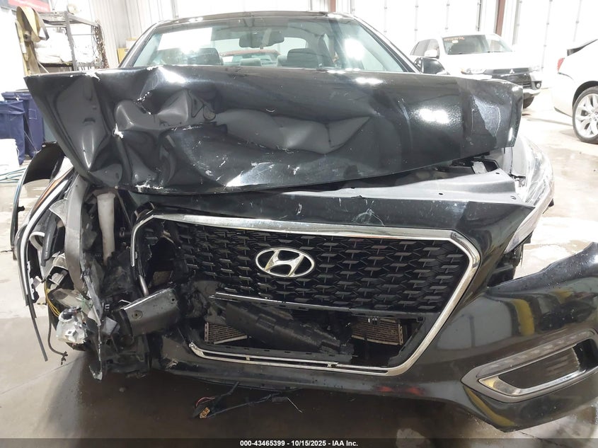 2017 HYUNDAI SONATA HYBRID SE KMHE24L3XHA067686