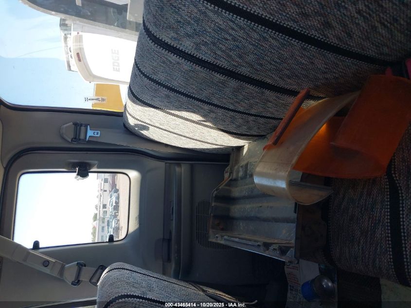 2004 Ford F650 Super Duty VIN: 3FRNX65214V590272 Lot: 43465414