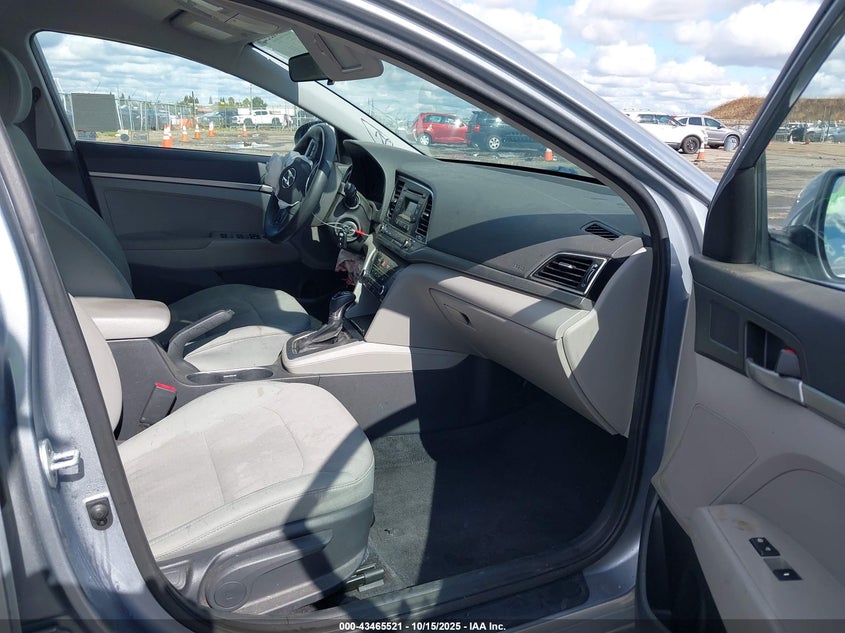 2017 HYUNDAI ELANTRA SE - 5NPD74LF4HH063895