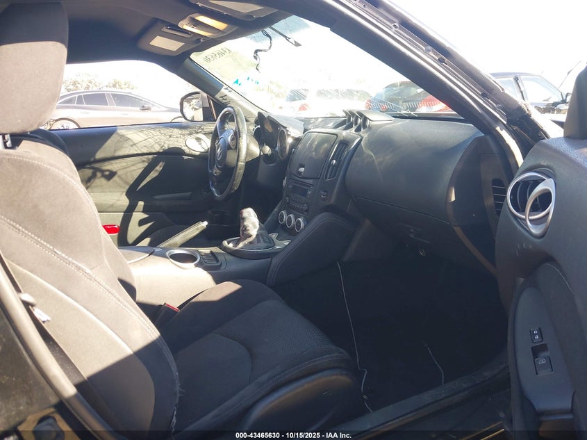 2017 NISSAN 370Z JN1AZ4EH5HM951186