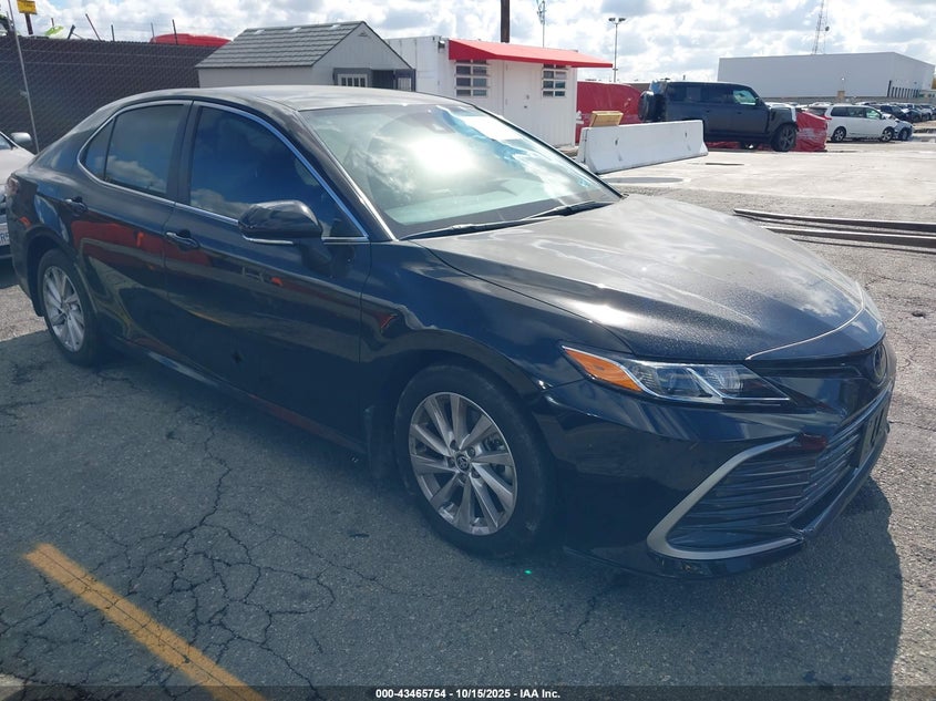 TOYOTA CAMRY LE