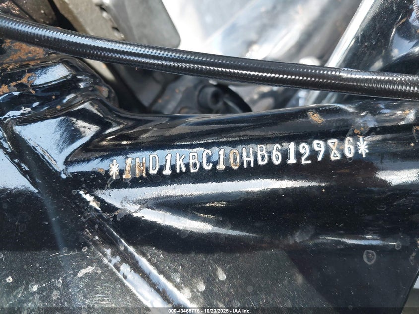 1HD1KBC10HB612986 2017 HARLEY-DAVIDSON STREET GLIDE photo no. 10