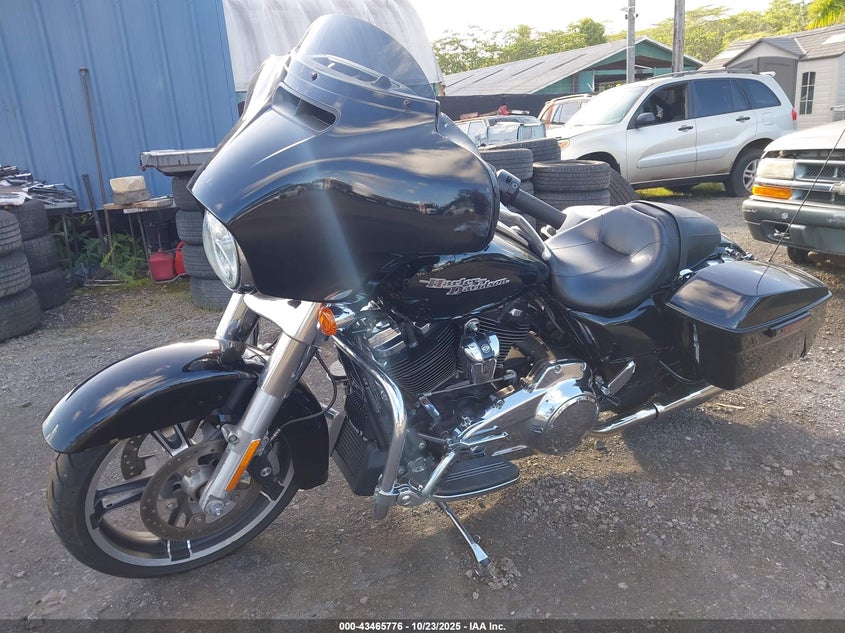 1HD1KBC10HB612986 2017 HARLEY-DAVIDSON STREET GLIDE photo no. 2