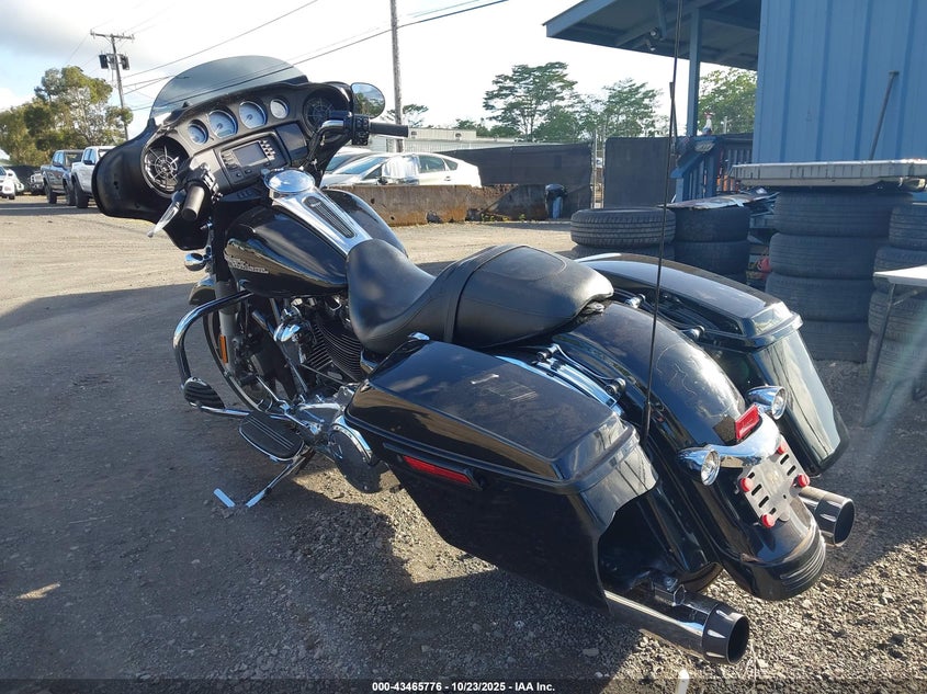 1HD1KBC10HB612986 2017 HARLEY-DAVIDSON STREET GLIDE photo no. 3