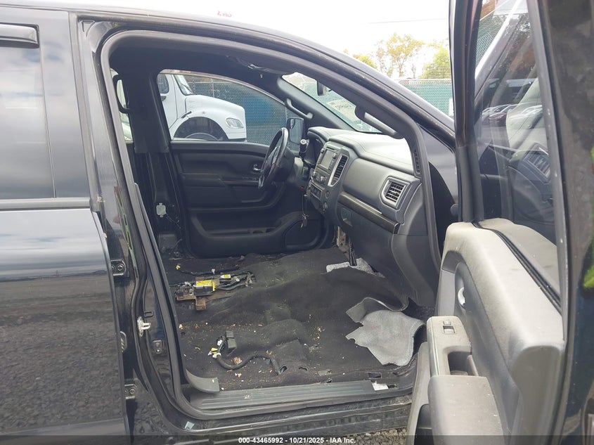 2018 NISSAN TITAN SV 1N6AA1E54JN530193