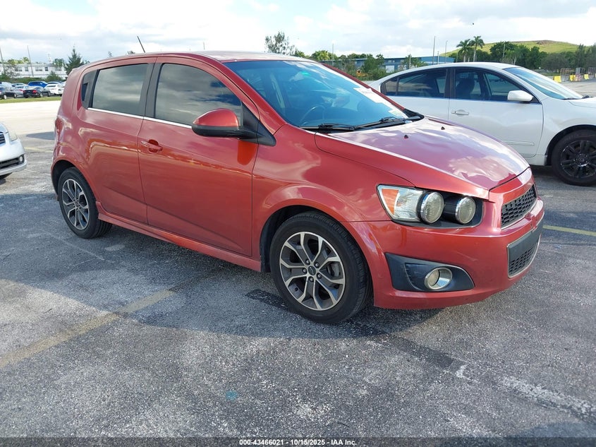 Vin: 1g1jd6sb1l4140056, lot: 43960902, chevrolet sonic fwd  lt 5-door 2020 img_1
