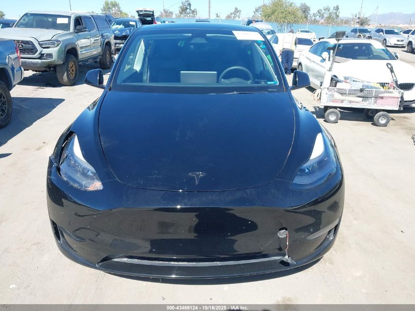2024 Tesla Model Y Long Range Dual Motor All-Wheel Drive VIN: 7SAYGAEE0RF010165 Lot: 43466124