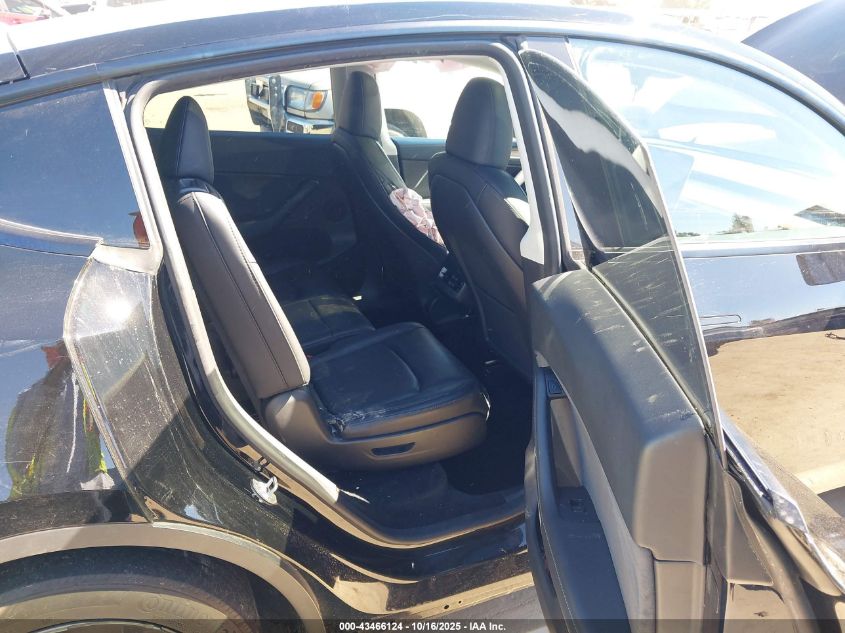 2024 Tesla Model Y Long Range Dual Motor All-Wheel Drive VIN: 7SAYGAEE0RF010165 Lot: 43466124