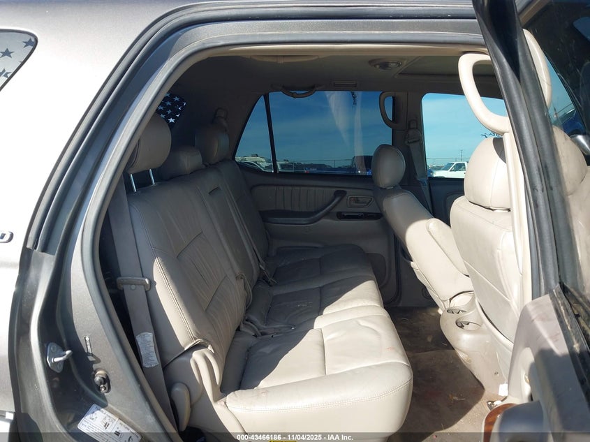 2005 Toyota Sequoia Limited V8 VIN: 5TDBT48AX5S235465 Lot: 43466186