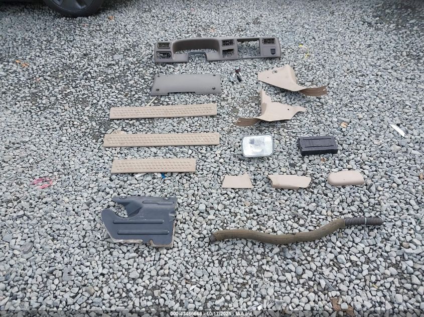 2003 Ford F-350 Lariat/Xl/Xlt VIN: 1FTSW31F43EA92717 Lot: 43466668