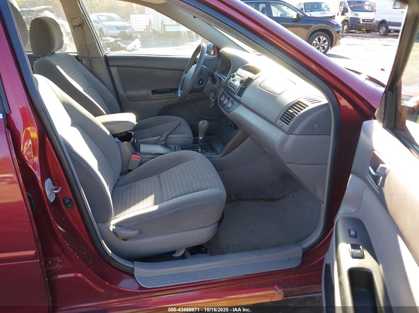 4T1BF32K45U097660 2005 TOYOTA CAMRY photo no. 5