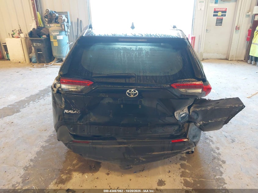 2019 TOYOTA RAV4 XLE 2T3P1RFVXKC027760