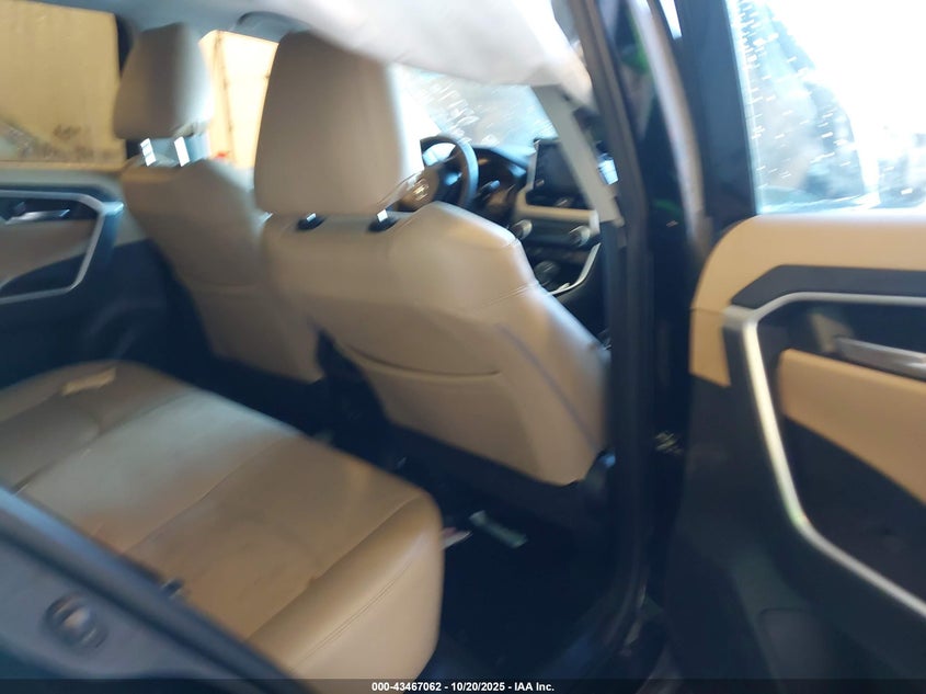 2019 TOYOTA RAV4 XLE 2T3P1RFVXKC027760