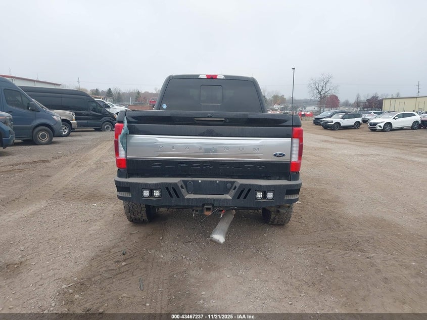 2017 Ford F-350 Platinum VIN: 1FT8W3BT2HED65689 Lot: 43467237