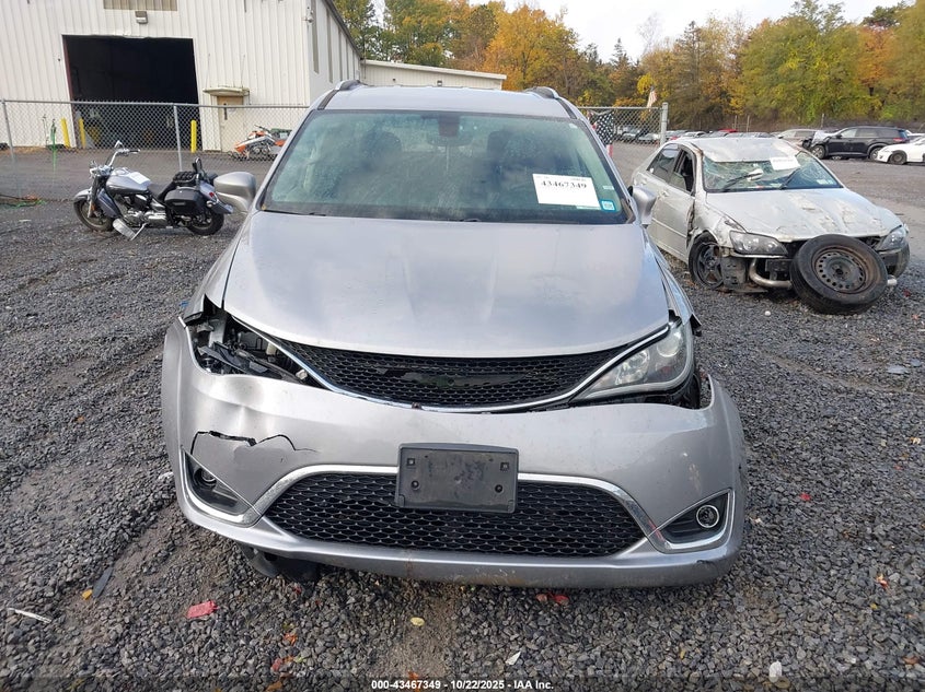 2019 Chrysler Pacifica Touring L VIN: 2C4RC1BG0KR617129 Lot: 43467349