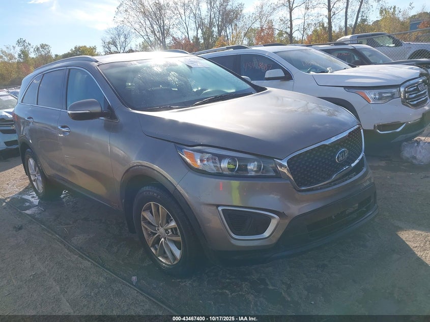2017 KIA SORENTO 2.4L LX - 5XYPGDA33HG323880