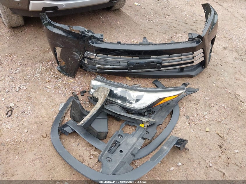 2017 TOYOTA HIGHLANDER LIMITED - 5TDDZRFH9HS439912