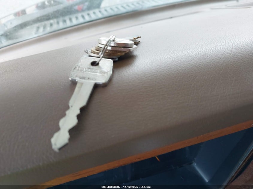 1990 Ford Econoline E350 Cutaway Van VIN: 1FDKE30G6LHA27990 Lot: 43468007