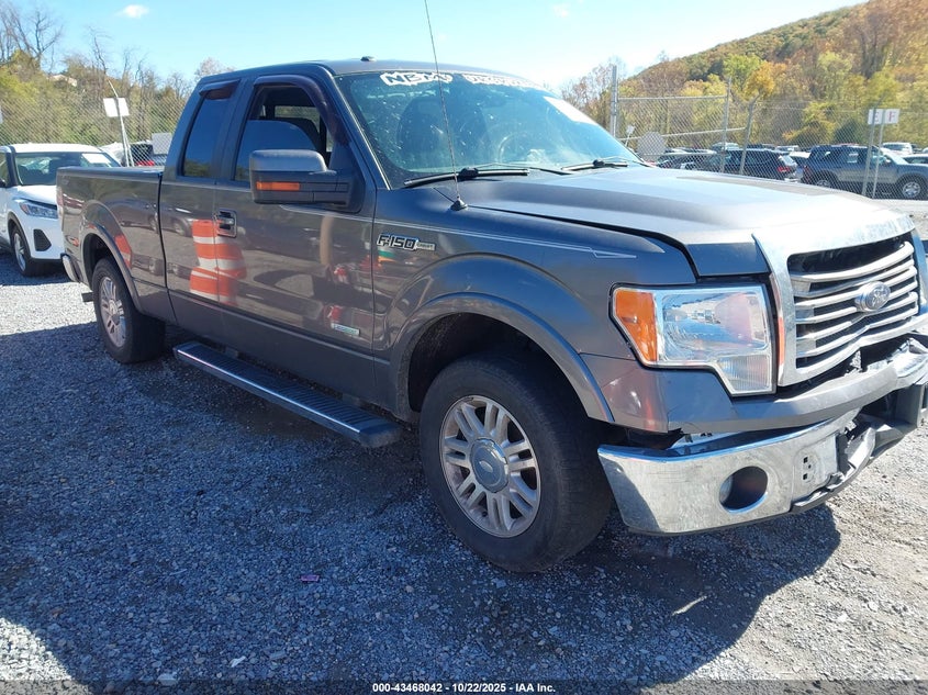 FORD F-150 LARIAT