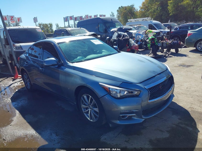 INFINITI Q50 PREMIUM