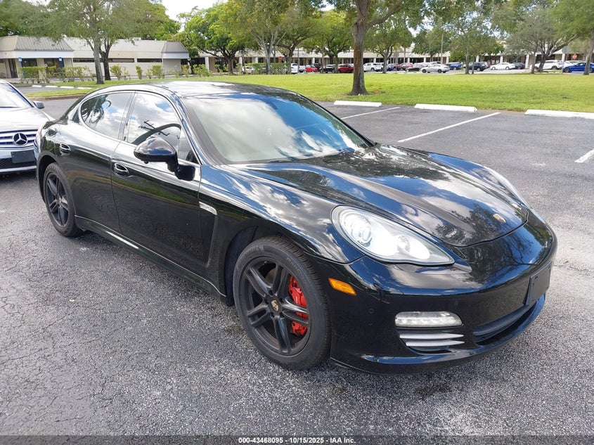 PORSCHE PANAMERA 4