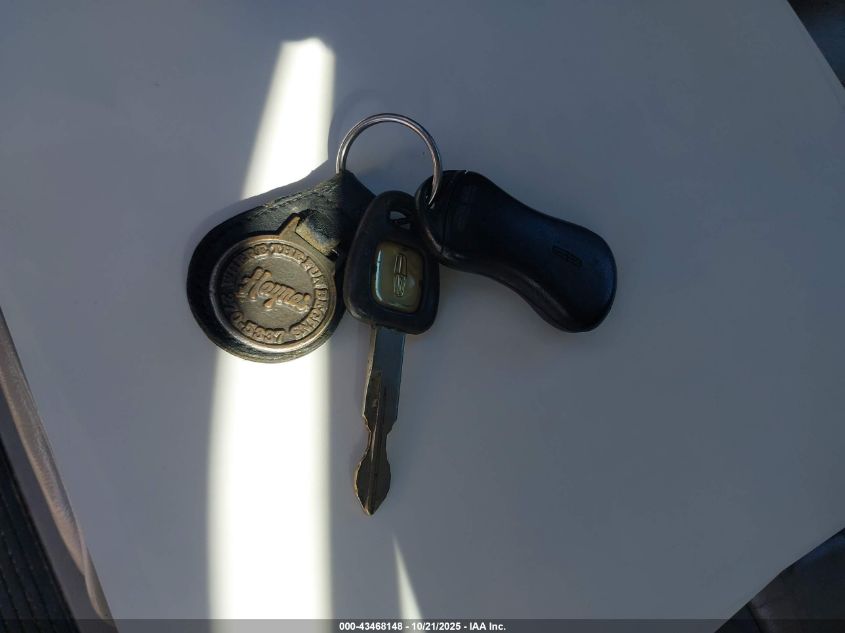 1996 Lincoln Town Car Executive VIN: 1LNLM81W2TY735566 Lot: 43468148