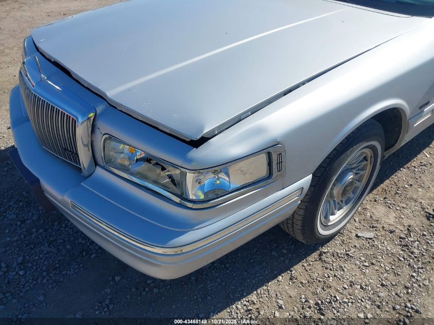 1996 Lincoln Town Car Executive VIN: 1LNLM81W2TY735566 Lot: 43468148