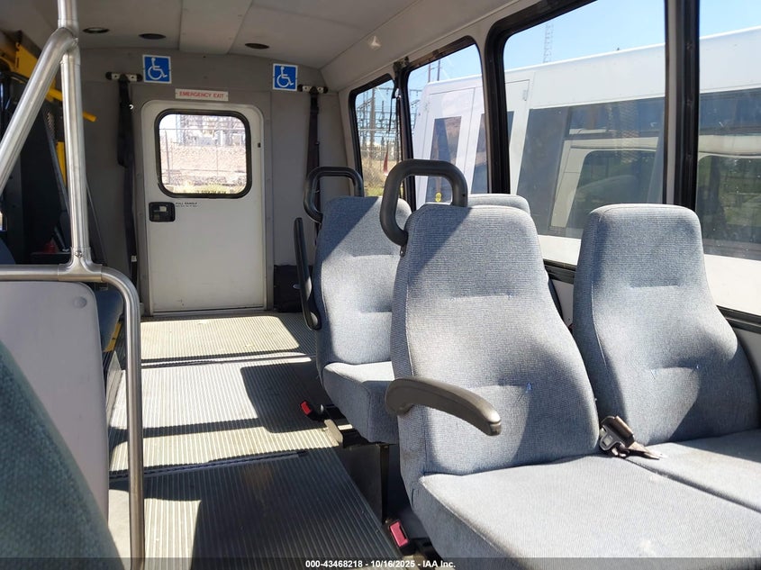 2007 Ford E-350 Cutaway VIN: 1FDWE35L67DB21565 Lot: 43468218