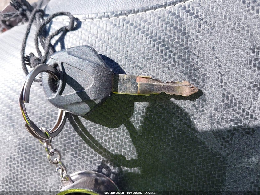 1997 Suzuki Gsx-R750 VIN: JS1GR7DA9V2101575 Lot: 43468298