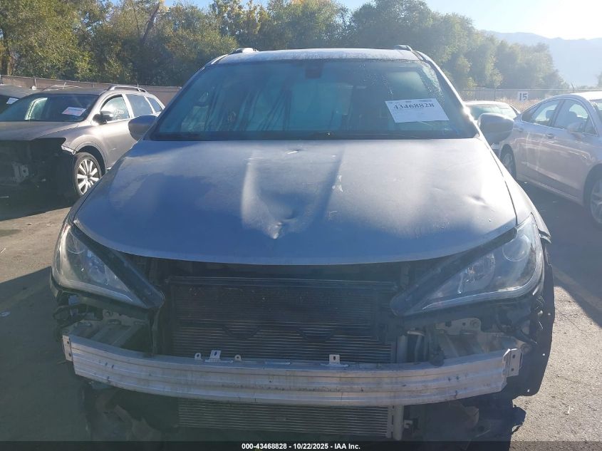 2017 Chrysler Pacifica Touring-L VIN: 2C4RC1BG9HR523890 Lot: 43468828