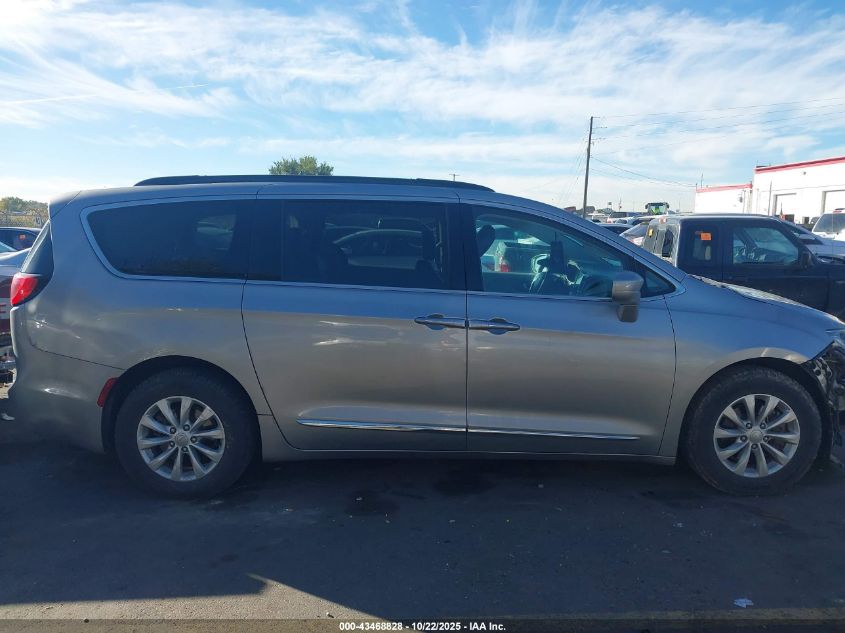 2017 Chrysler Pacifica Touring-L VIN: 2C4RC1BG9HR523890 Lot: 43468828