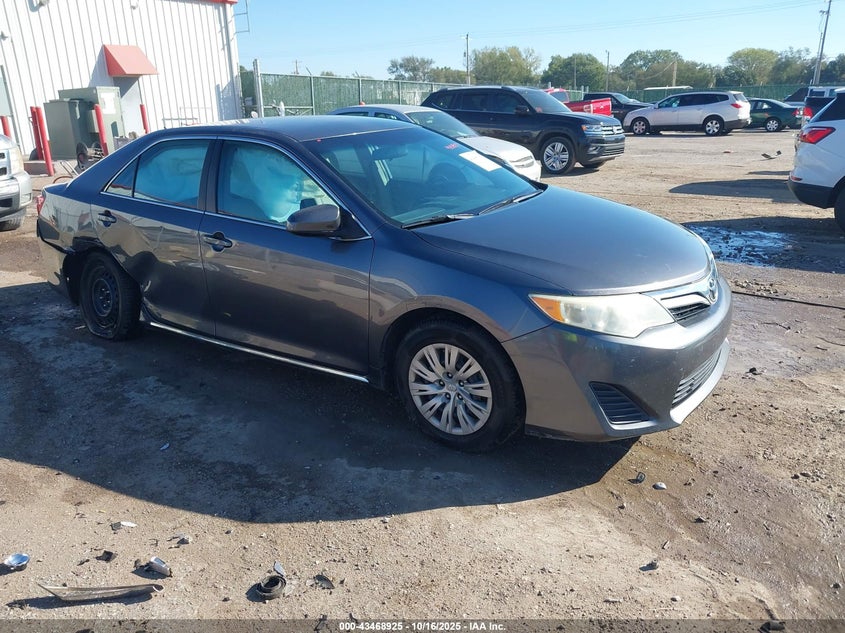 TOYOTA CAMRY LE