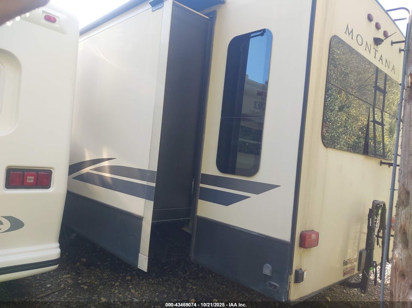 4YDF38521JA742300 2018   photo no. 3