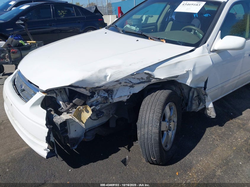 2000 Toyota Camry Le V6 VIN: JT2BF22K3Y0238320 Lot: 43469103