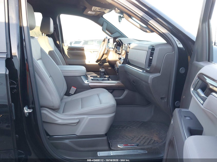 2025 CHEVROLET SILVERADO 1500 4WD  STANDARD BED LT TRAIL BOSS 3GCUKFEL8SG310834