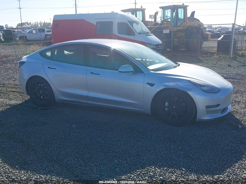 TESLA MODEL 3 LONG RANGE/MID RANGE