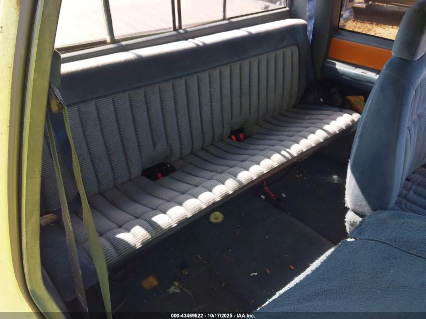 1992 Chevrolet Gmt-400 C3500 VIN: 2GCHC39NXN1168234 Lot: 43469522