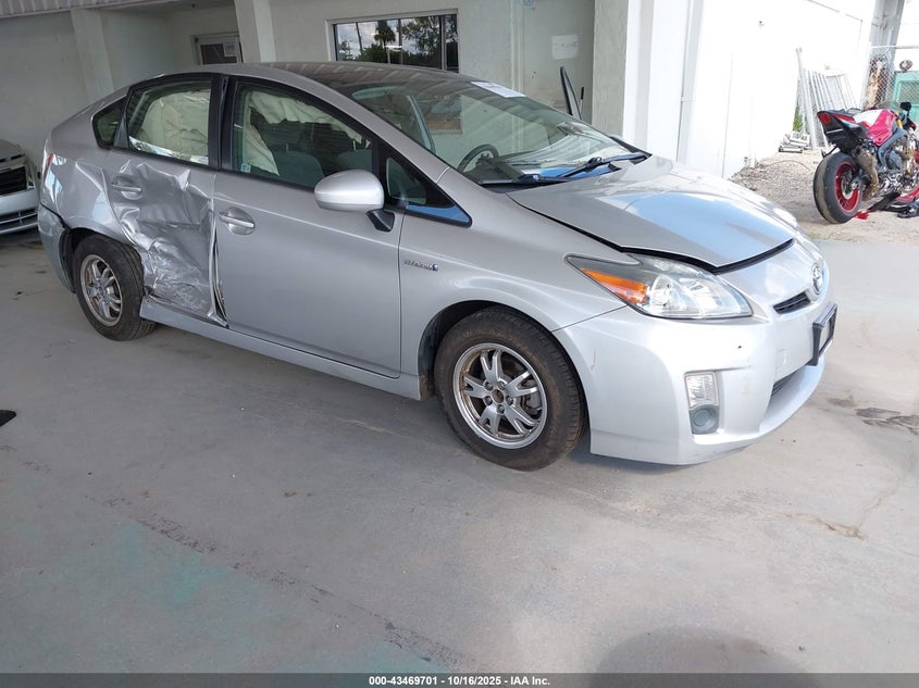 TOYOTA PRIUS THREE
