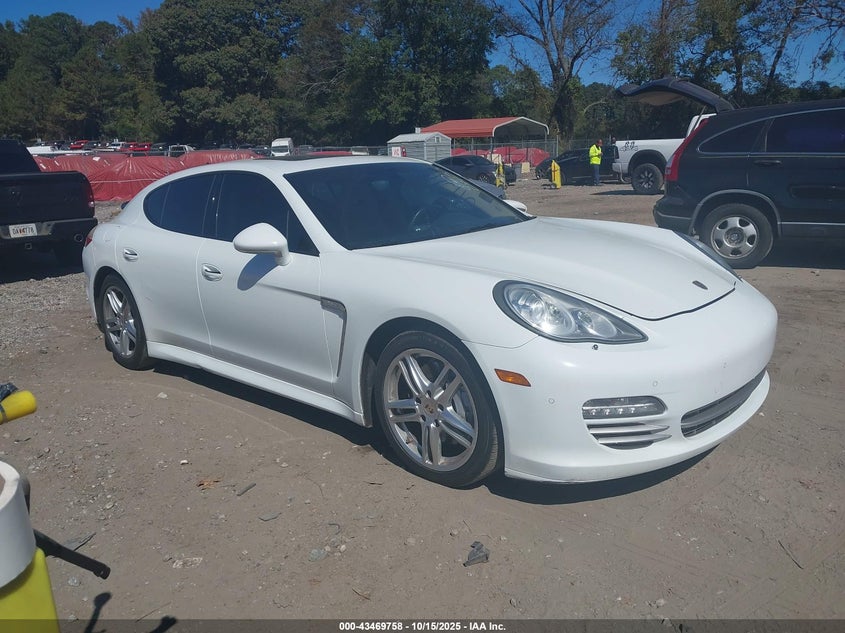 PORSCHE PANAMERA 4
